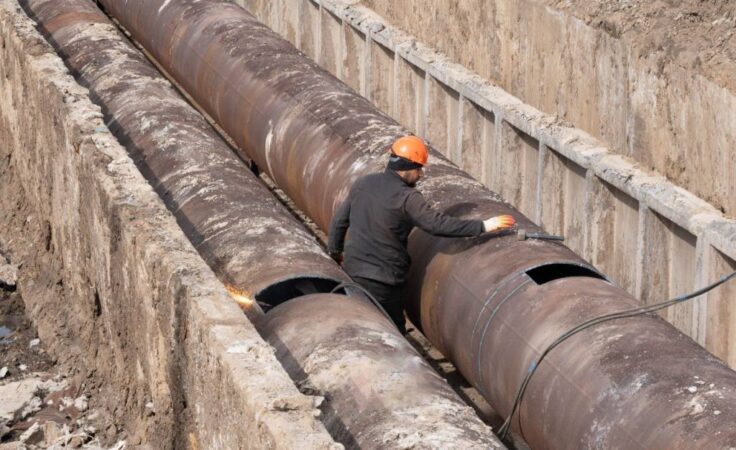 В Новосибирске СГК меняет 50-летнюю трубу в теплотрассе на Гусинобродском шоссе