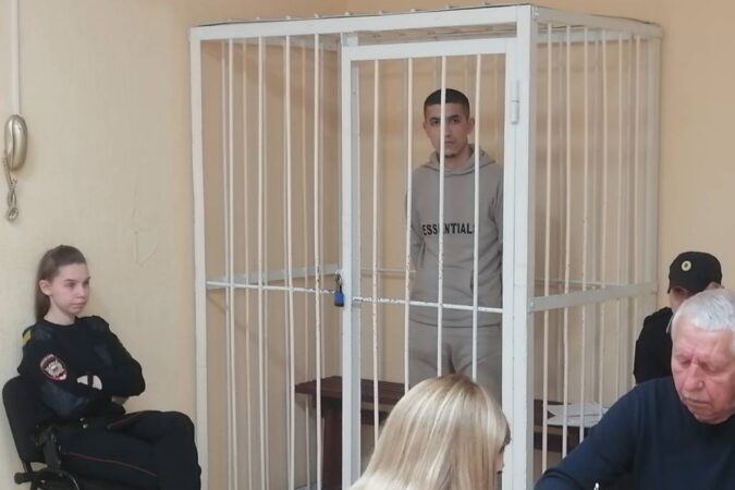 В Новосибирске начали судить строителя по обвинению в случайном убийстве коллеги мешком штукатурки