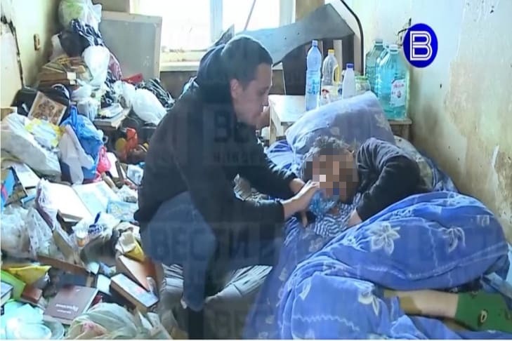 В Новосибирске искусанного тараканами инвалида увезли на карете скорой помощи