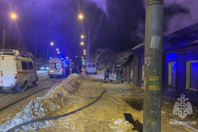 В Новосибирске в ночном пожаре на улице Кирова погиб мужчина