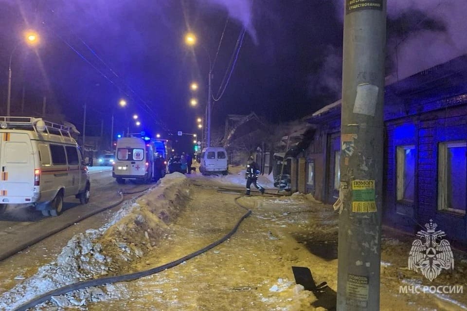 В Новосибирске в ночном пожаре на улице Кирова погиб мужчина