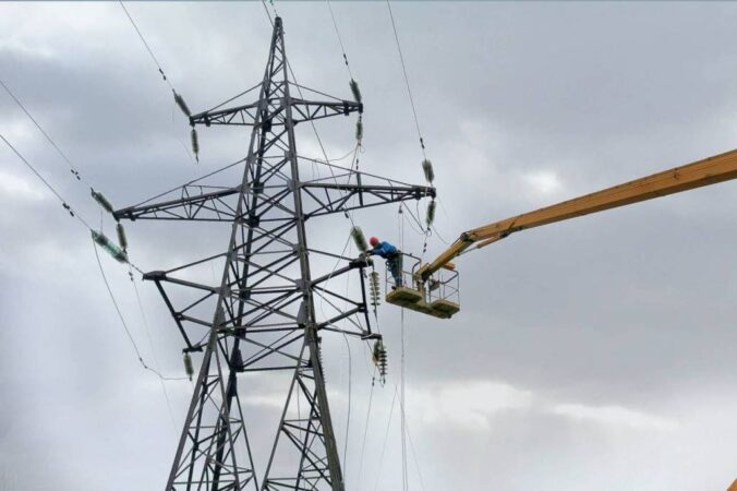 Новосибирцев предупредили о проблемах со светом из-за грозы