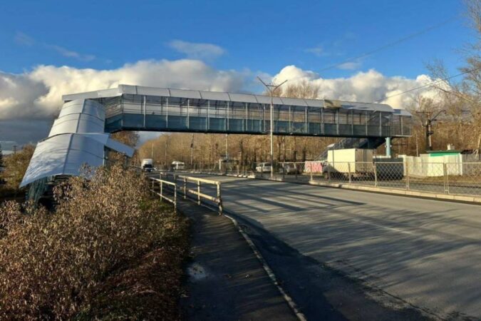 В Новосибирске закончили ремонт трех надземных пешеходных мостов