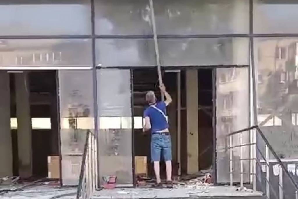 В мэрии Новосибирска прокомментировали грабежи в здании недостроенного ТЦ «Подсолнух» на Маркса