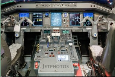 Новосибирских пилотов ослепили лазером