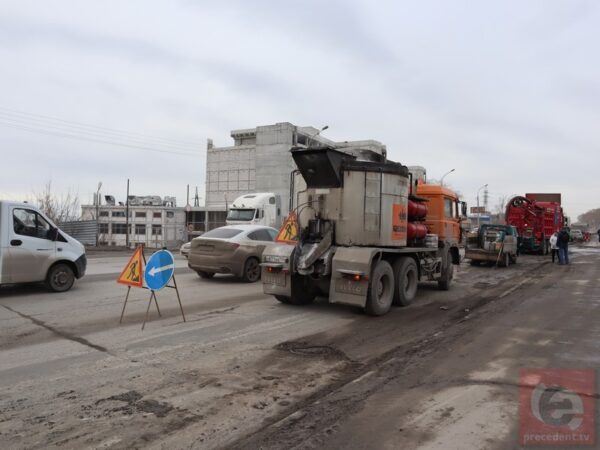 Мэр Новосибирска потребовал завершить ремонт дорог в городе до конца недели