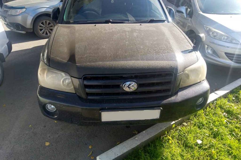 В Новосибирске у мужчины за долги забрали иномарку