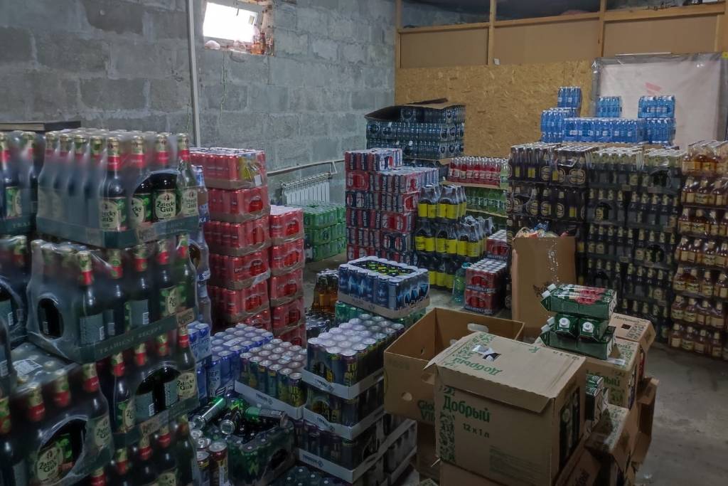 ФСБ изъяла четыре тысячи литров пива в центре Новосибирска