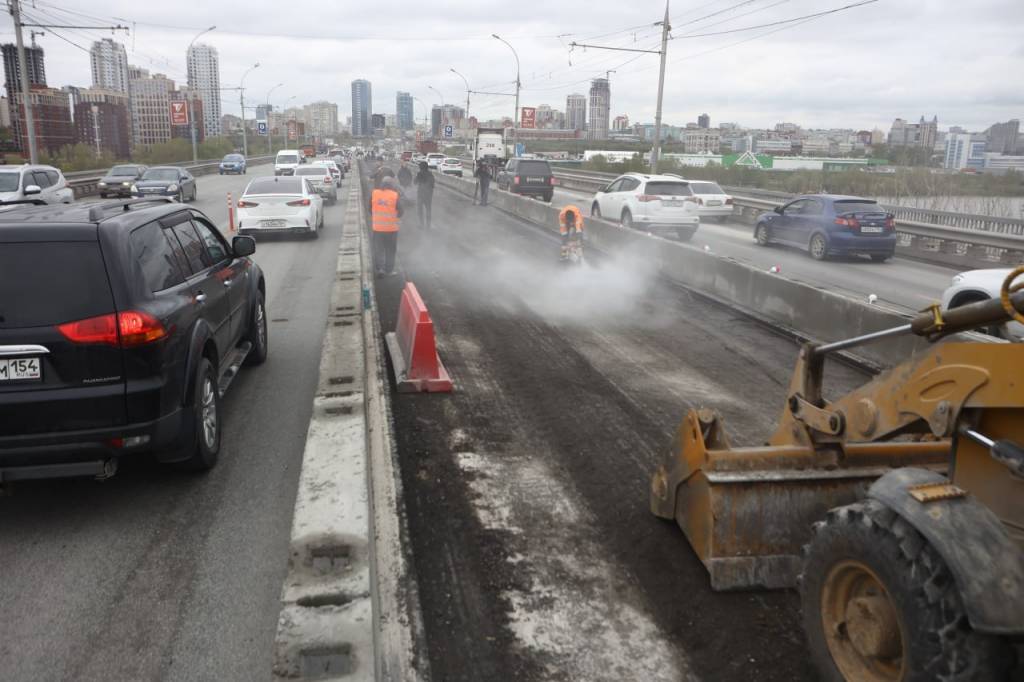 В Новосибирске Димитровсикй мост будут ремонтировать круглосуточно