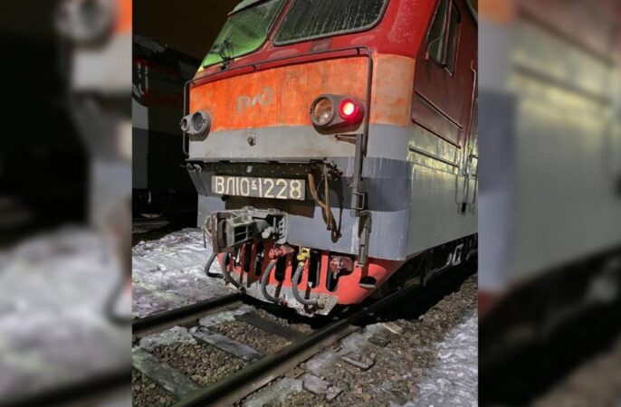 В Новосибирске прокуратура проводит проверку из-за столкновения поезда с электровозом