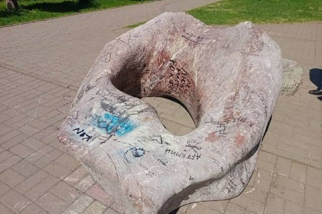 В Новосибирске скульптуру «Сердце» после реконструкции вернут обратно в Первомайский сквер