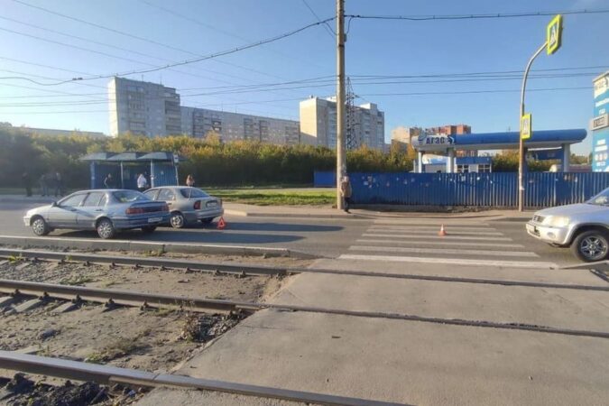 В Новосибирске 15-летняя девочка попала под колеса «Chevrolet»