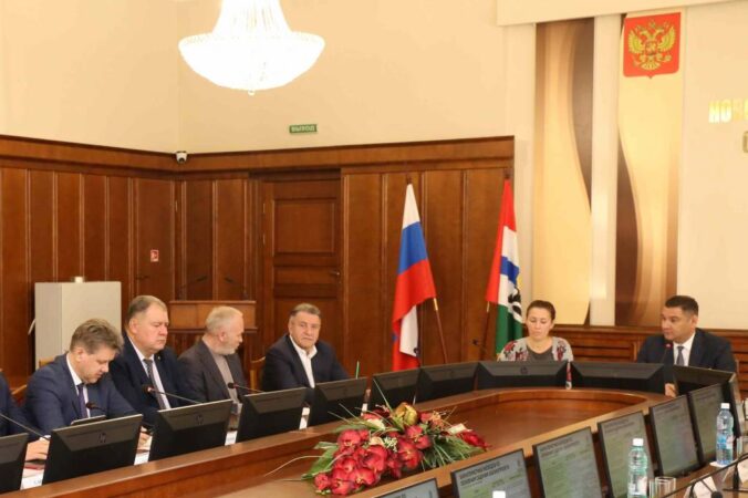 В Новосибирской области больше 2 миллиардов рублей направят на зарплаты бюджетникам