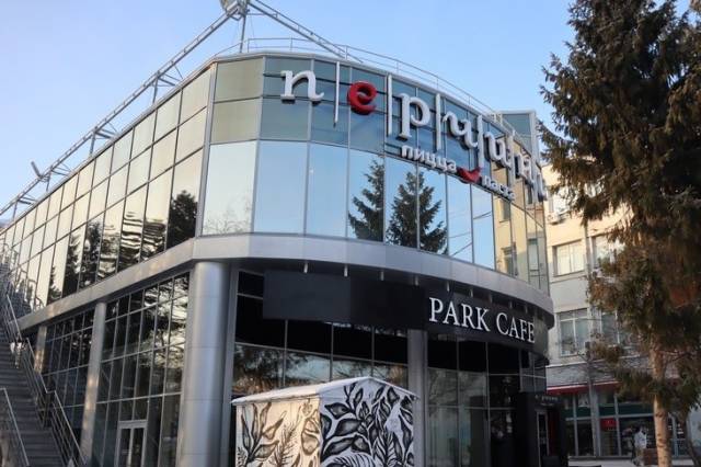 В Новосибирске начали сносить Park cafe