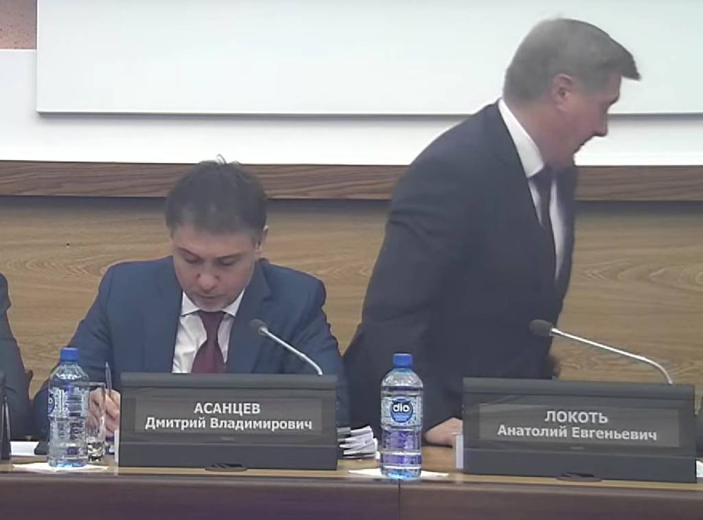 Анатолий Локоть покинул сессию горсовета во время обсуждения новой процедуры избрания мэра Новосибирска