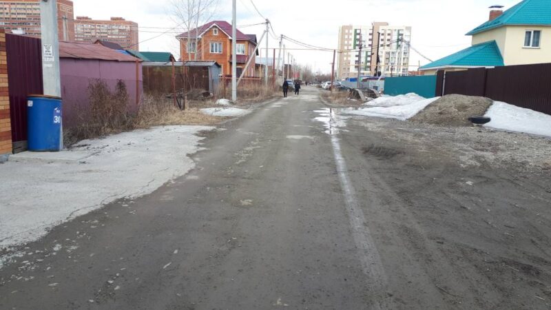 "Мы возмущены": в Новосибирске жители частного сектора выступили против проезда к строящейся поликлинике по их улицам