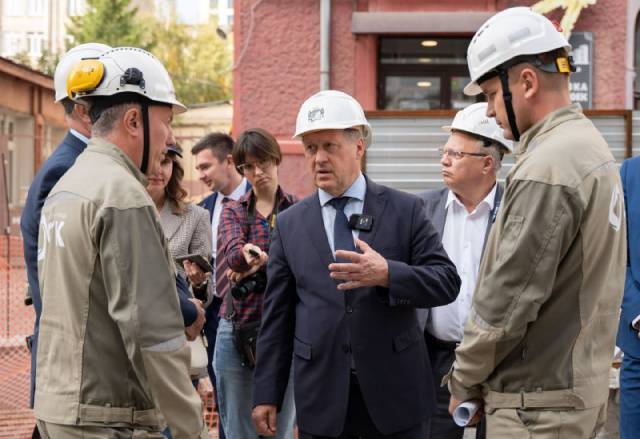 В Новосибирске завершили ремонт теплосетей на улице Коммунистической