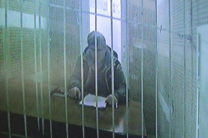 В Новосибирске суд оставил в СИЗО обвиняемого в мошенничестве депутата