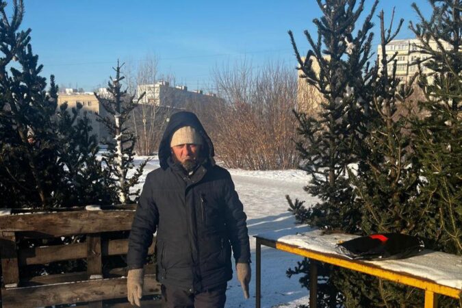 76 елок на нелегальном базаре изъяли в Новосибирске