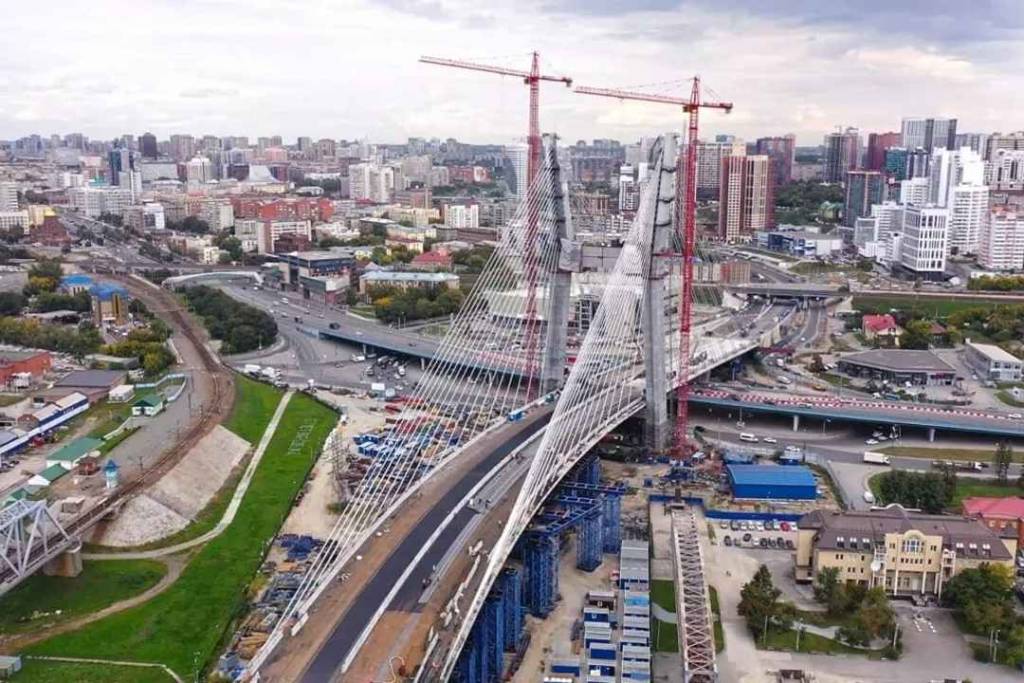 В Новосибирске открыли первые 4 съезда на Левобережной развязке у нового моста