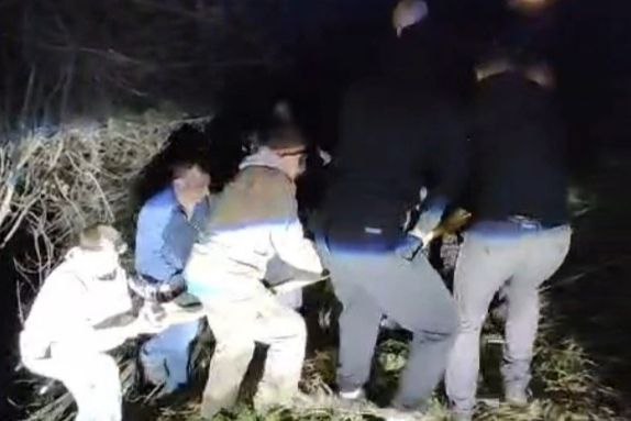 Спасатели извлекли новосибирских подростков после жуткого ДТП