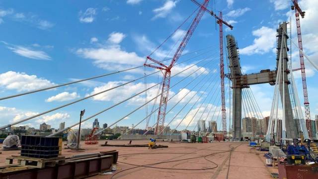 В Новосибирске смонтировали все ванты в русловом пролете четвертого моста