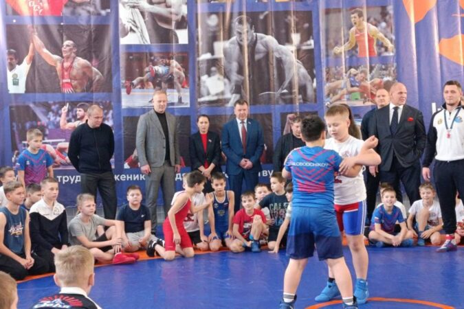 В Ленинском районе Новосибирска открылся зал спортивной борьбы