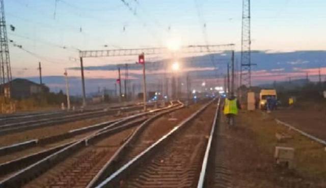 В Новосибирской области грузовой поезд насмерть сбил мужчину