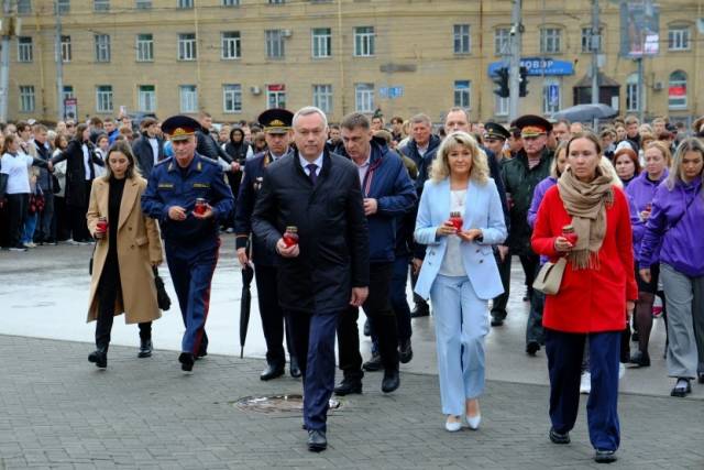 Новосибирцы почтили память жертв теракта