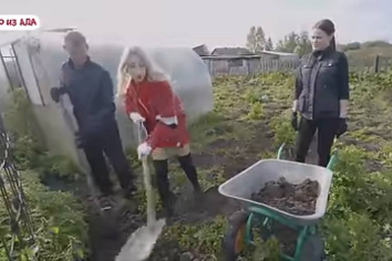 Новосибирская семья приютила капризную мажорку из Питера