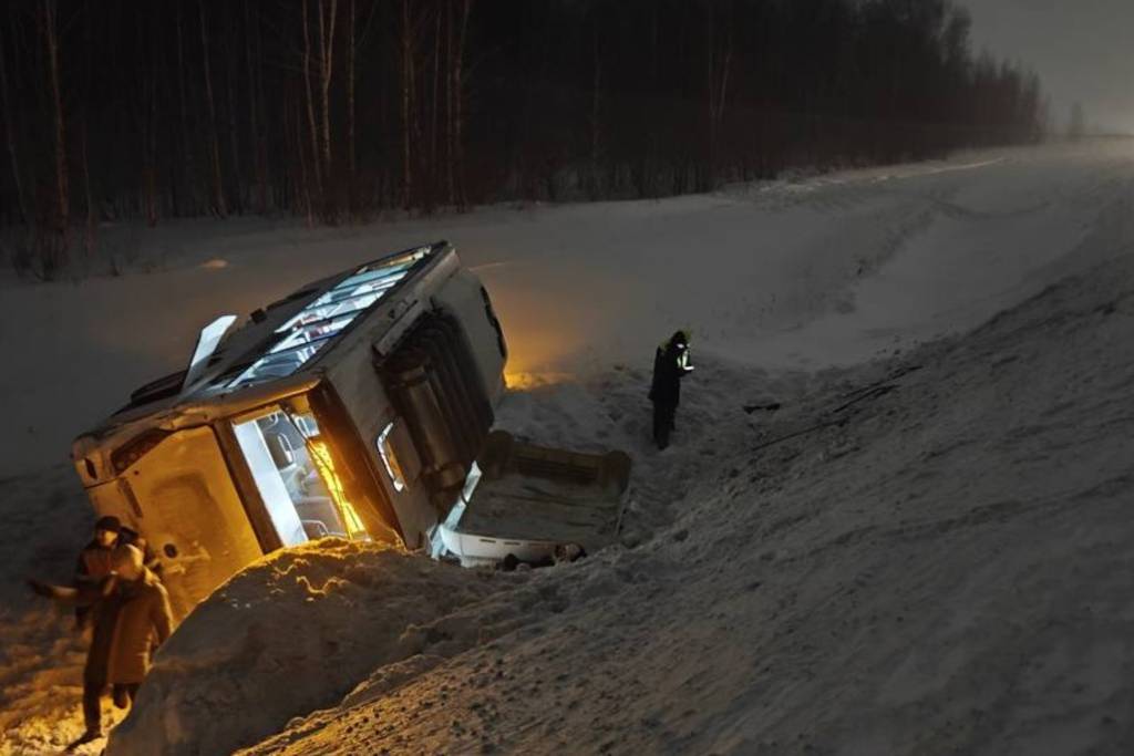 11 человек пострадали в ДТП с пассажирским автобусом под Новосибирском