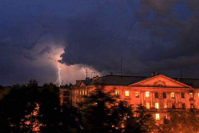 Названы наиболее пострадавшие от урагана районы Новосибирска