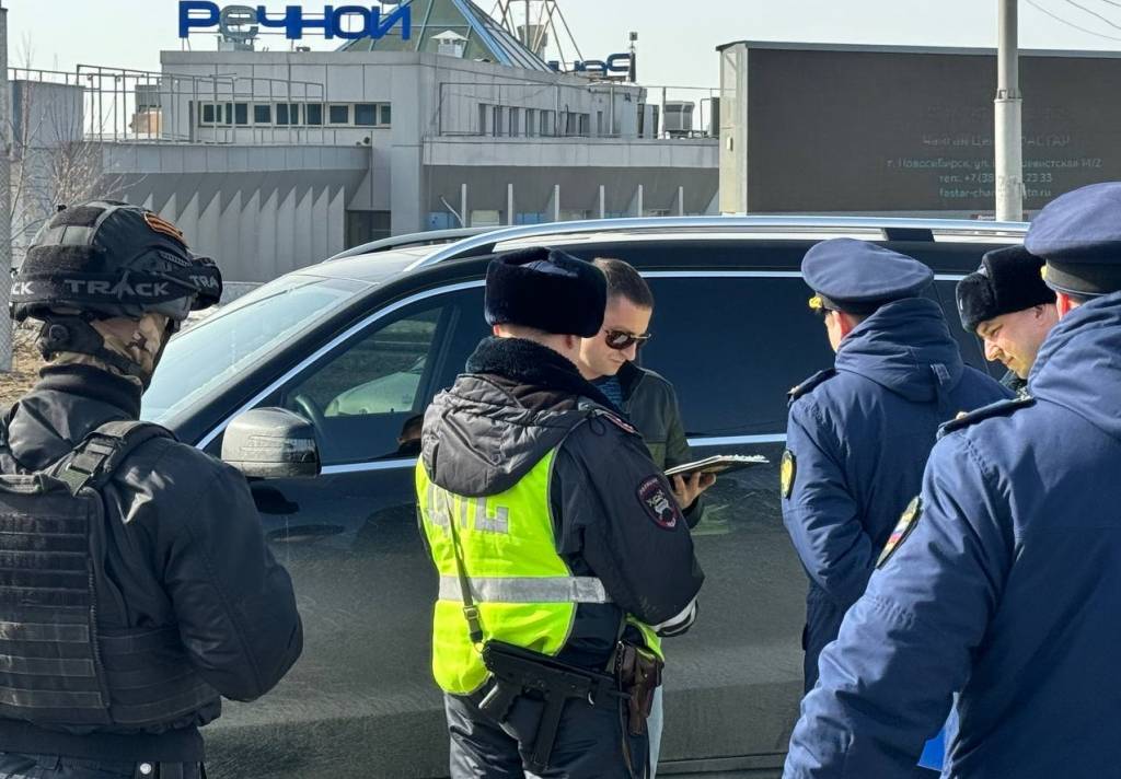 В Новосибирске во время рейда полицейские наказали 45 человек за незаконную тонировку