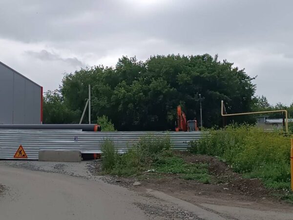 В Кировском районе из-за аварии на ливневом коллекторе обвалилась дорога