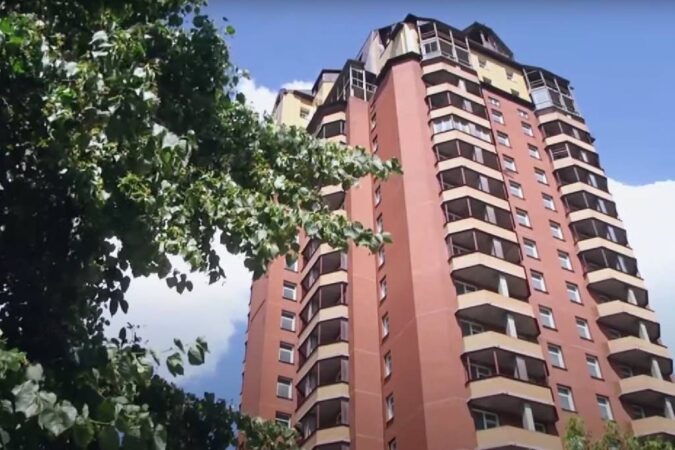 «Полжизни по чужим квартирам»: в Новосибирске обманутые дольщики долгостроя на Кропоткина 22 года ждут сдачи дома