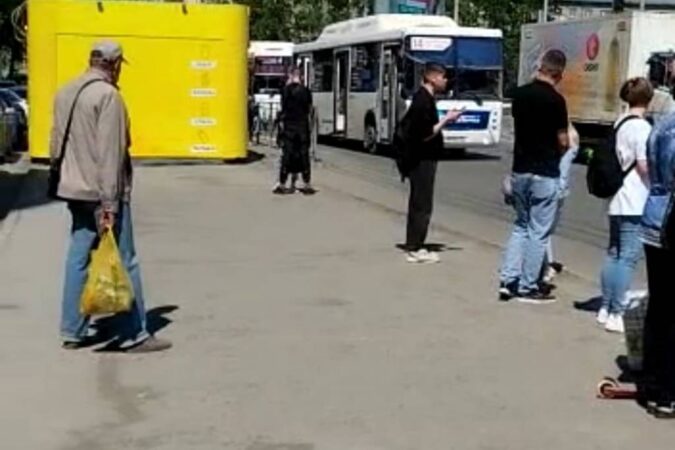 Мэрия Новосибирска пообещала вернуть павильон на остановку «Магазин Кристалл» в 2023 году