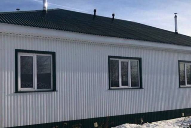 Новосибирского чиновника обвинили в растрате 12 млн на закупках жилья для сирот