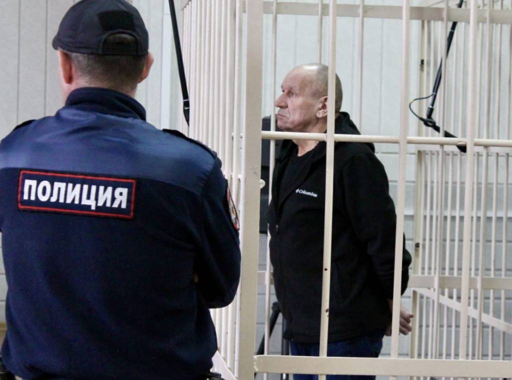 В Новосибирской области присяжные признали виновным мужчину в попытке убийства полицейского