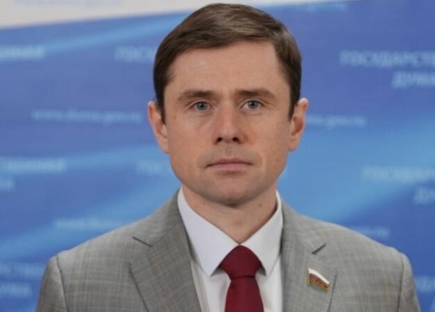 Депутат Госдумы Аксененко предложил решение проблемы с выселением из служебного жилья