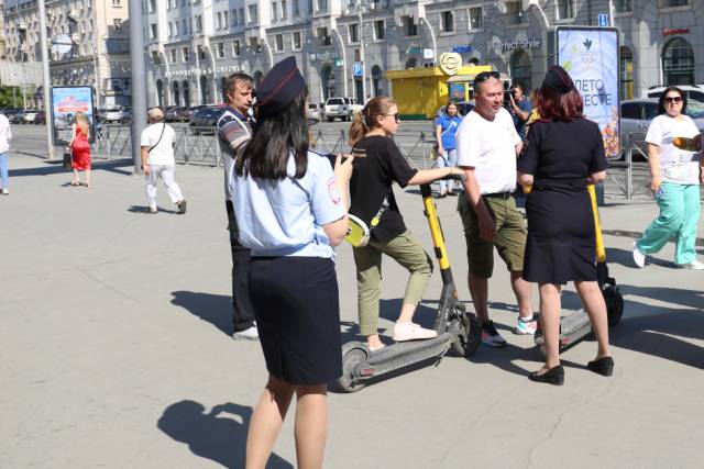 В Новосибирске провели рейд по электросамокатам