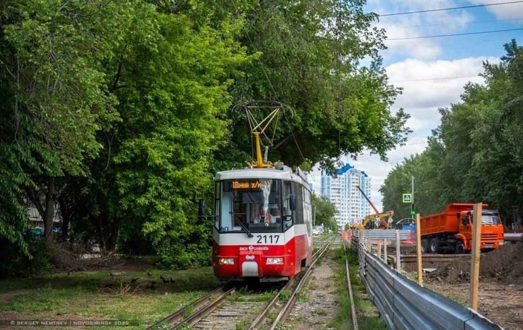 В Новосибирске власти хотят убрать трамвайное кольцо за оперным театром