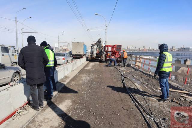 Ремонт Октябрьского моста идет без отставаний – мэрия