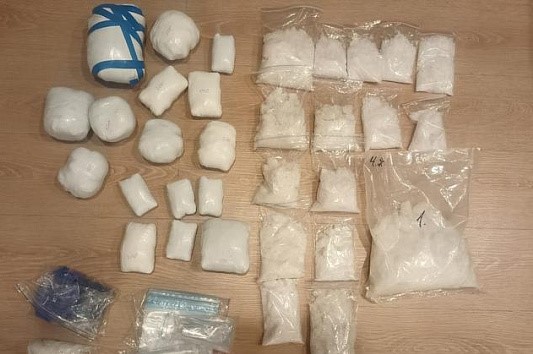 В Новосибирске задержали наркокурьера из Красноярска с 20 килограммами мефедрона