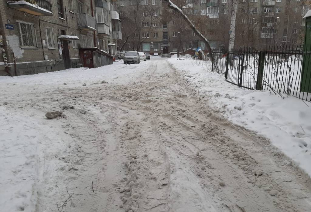 Прокуратура заставила администрацию города Болотное в Новосибирской области купить новую технику для уборки улиц