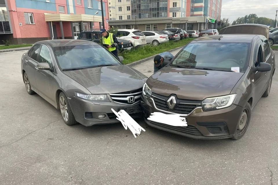 В Новосибирске 5-летняя девочка пострадала в ДТП с двумя автомобилями