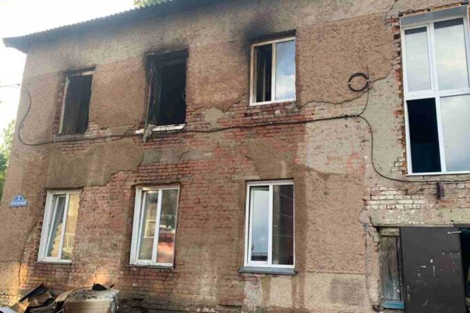 В Новосибирской области соседи погибших при пожаре детей требуют проверить органы опеки