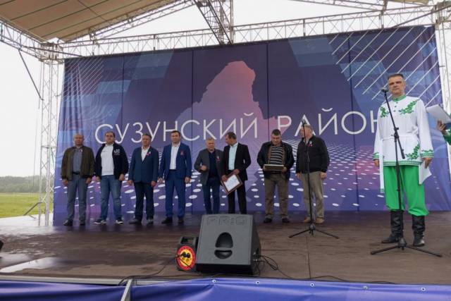 Спикер Заксобрания Андрей Шимкив побывал на праздновании Дня России в поселке Сузун