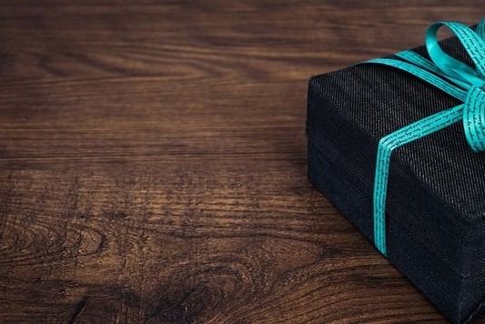 Новосибирск вошел в ТОП-5 городов России по стоимости подарка на 23 февраля