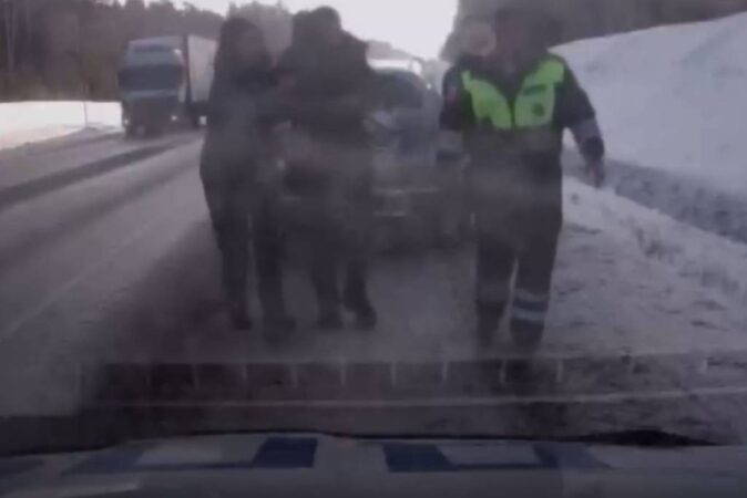 Инспекторы ГАИ спасли истекавшего кровью новосибирца