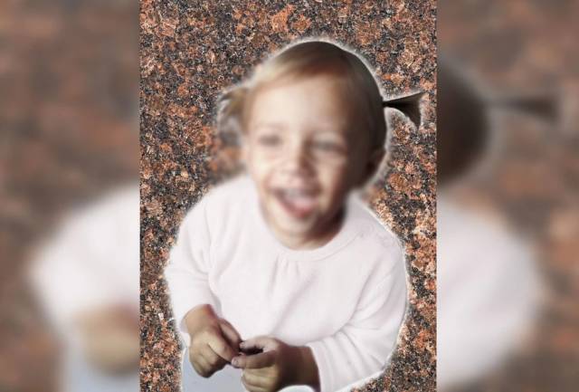 В Новосибирске родители умершей девочки обвинили ритуальное агентство в использовании фото их дочери в рекламе